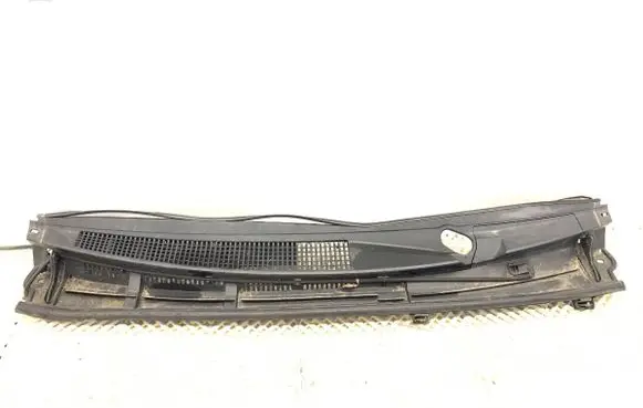 Toyota Yaris Wiper trim 