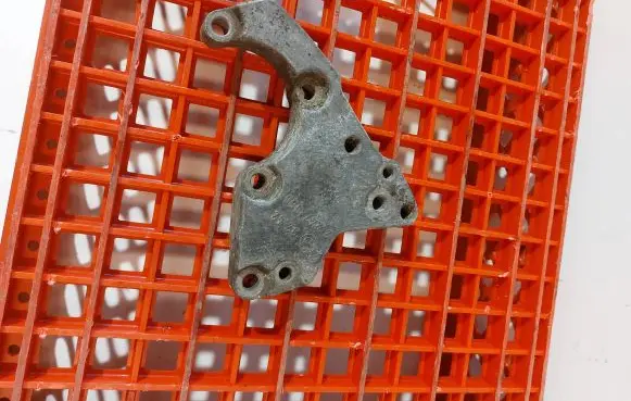 BMW X5 E53 Engine mounting bracket 2247556 3247