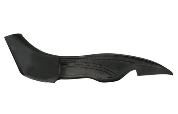 Rear/tail light trim molding