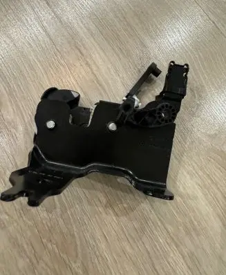 Mercedes-Benz E W212 Seat back rest lock catch A2129200176 2129200176