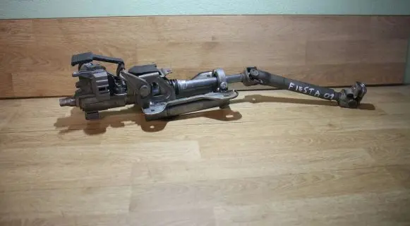Ford Fiesta Steering wheel axle 2S613C529
