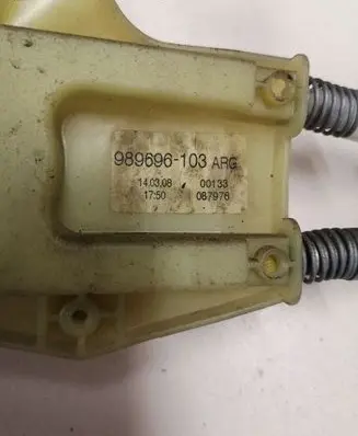 Renault Laguna III Rear window lifting mechanism without motor 827010001R 974827102 989696103