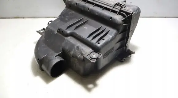 Suzuki Swift III Air filter box