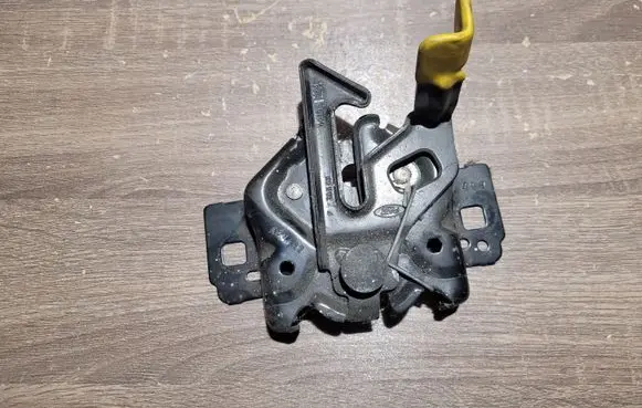 Ford Explorer Engine bonnet/hood lock/catch