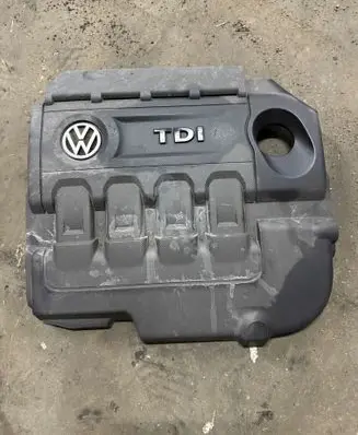 Volkswagen PASSAT B8 Engine cover (trim) 