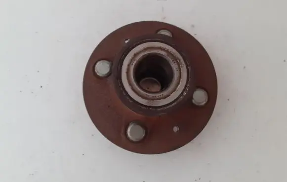 Honda Insight Rear wheel hub HUB22739