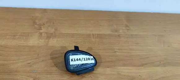 Volkswagen Touran I Front door wing mirror part 6R0945291