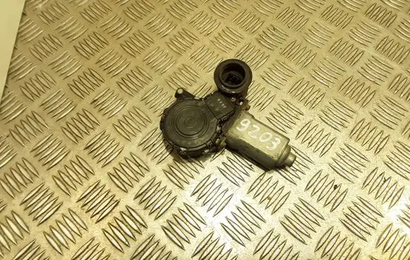 Toyota Avensis Verso Rear door window regulator motor 8572044050