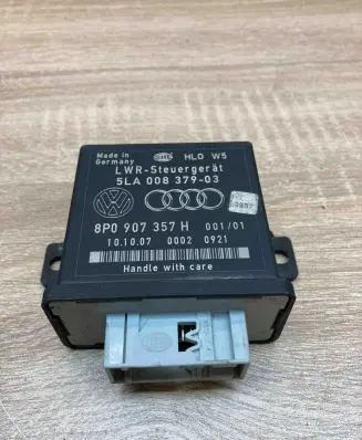 Audi A3 S3 8P Light module LCM 8P0907357H 5LA008379
