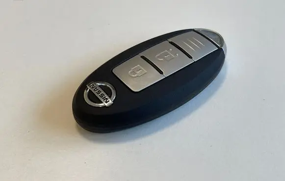 Nissan Juke I F15 Ignition key/card TWB1G662