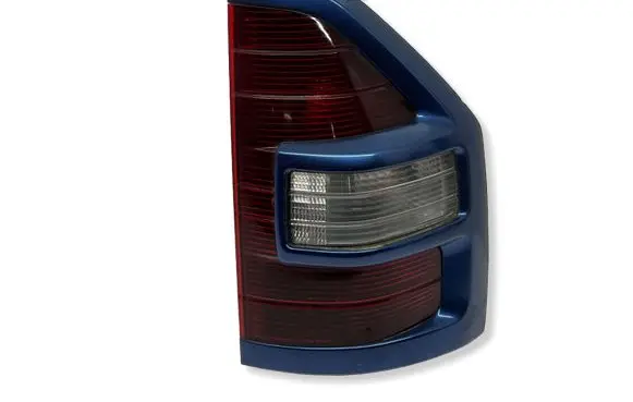 Mitsubishi Pajero Rear/tail lights R1726R