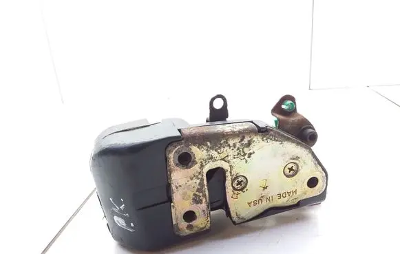Chrysler Town & Country III Front door lock