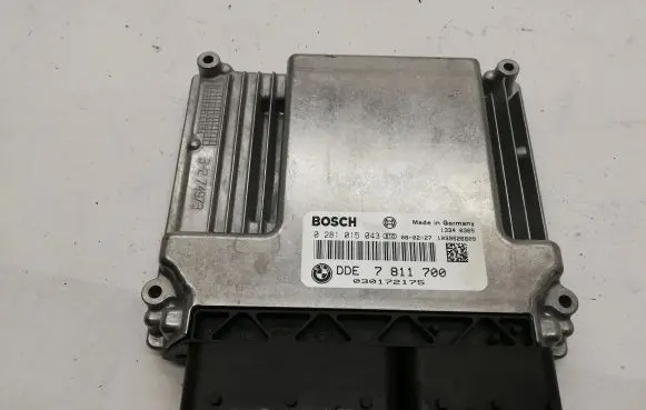 BMW 5 E60 E61 Engine control unit/module 7811700