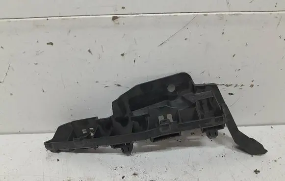 Renault Kadjar Front bumper mounting bracket 622223328R