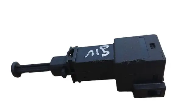 Volkswagen Golf IV Brake pedal sensor switch 109001