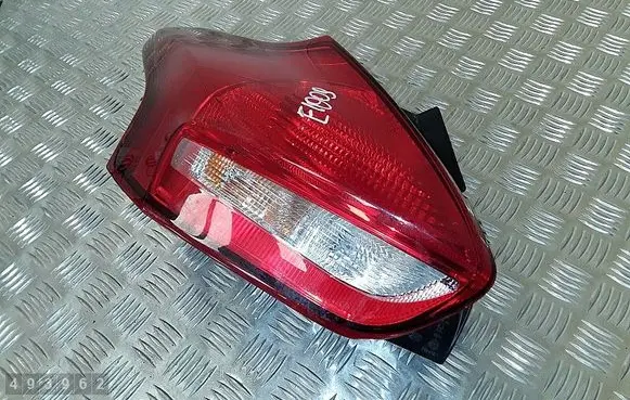 Ford Focus Rear/tail lights F1EB13405BC