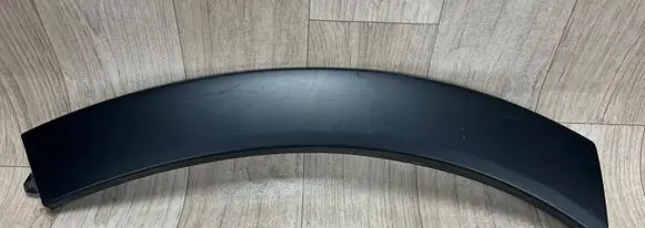 Front bumper splitter molding