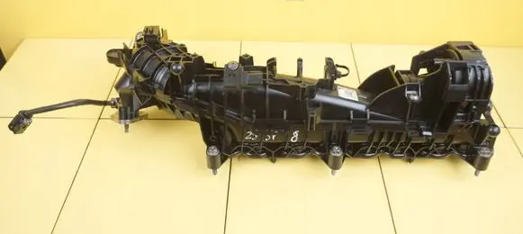 Toyota Avensis T270 Intake manifold 8573104 29SP8