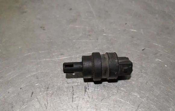 Audi A8 S8 D2 4D Intake air temperature sensor 028906081