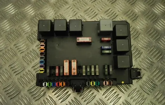 Mercedes-Benz S W221 Fuse box set A2215402550 K962