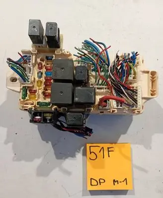 Mitsubishi Space Wagon Fuse module MR445952