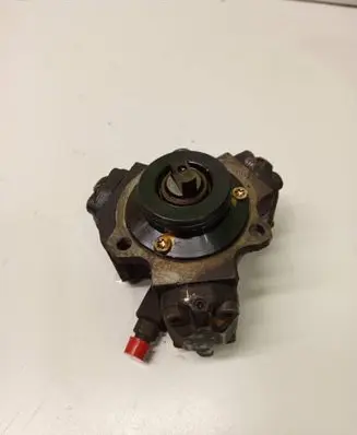 Hyundai Tucson JM Fuel injection high pressure pump 3310027000 0445010038