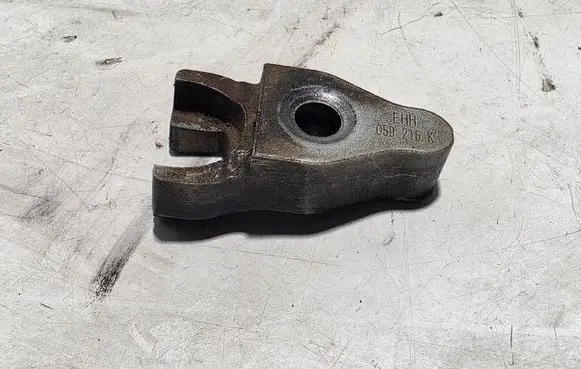 Volkswagen Amarok Fuel Injector clamp holder 059216K
