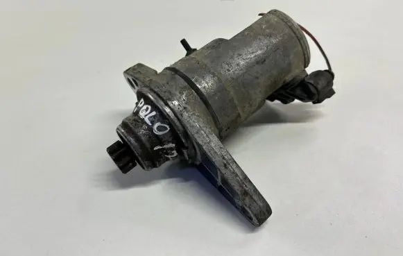 Volkswagen Polo IV 9N3 Starter motor