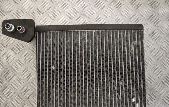 Mercedes-Benz GLE (W166 - C292) Air conditioning (A/C) radiator (interior) 939524S 939525E