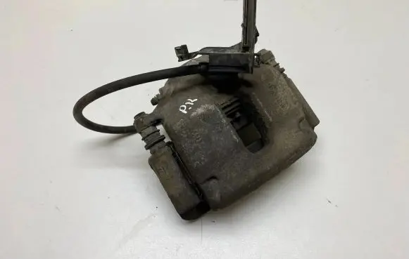 Mercedes-Benz C W204 Front brake caliper