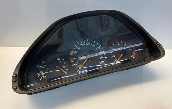 Mercedes-Benz E W210 Speedometer (instrument cluster) 2105400548 110008826002 A2105400548