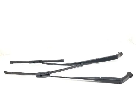 Toyota Auris 150 Front wiper blade arm