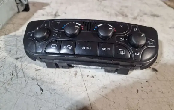 Mercedes-Benz C W203 Climate control unit A2098300085