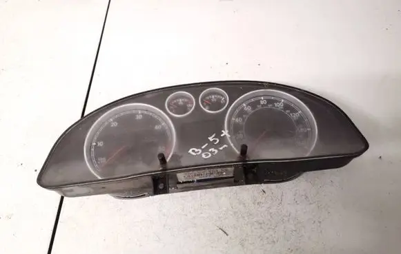 Volkswagen PASSAT B5.5 Speedometer (instrument cluster) 3b0920929a