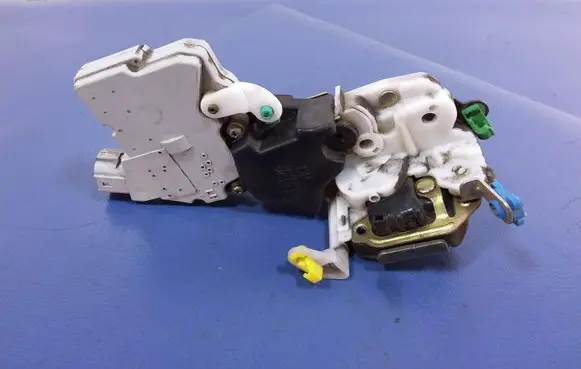Nissan Maxima Front door lock 805535F710