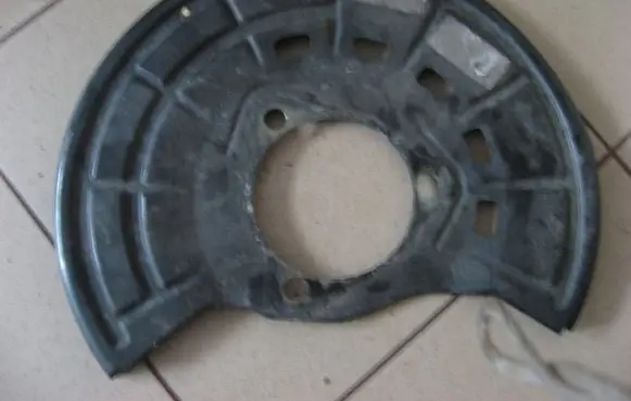 Cadillac CT6 Rear brake disc plate dust cover 