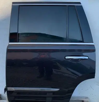 Cadillac Escalade IV Front door 4232D23R423