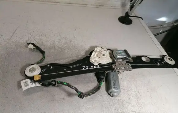Mercedes-Benz E W211 Rear door window regulator with motor A2118202442 A2115404209
