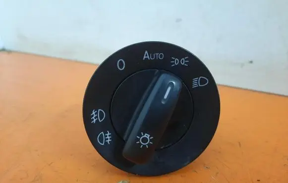 Volkswagen Golf V Light switch 1K0941431AS