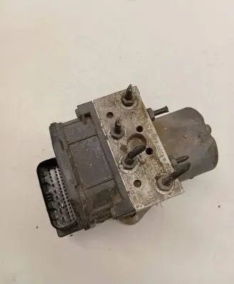 Mercedes-Benz Vito Viano W638 ABS Pump A0004464889 6927000