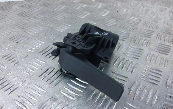 Engine bonnet (hood) release handle