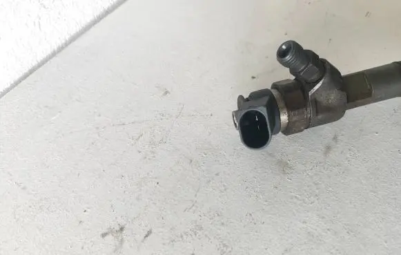Mercedes-Benz B W245 Fuel injector A6400700787 0445110167