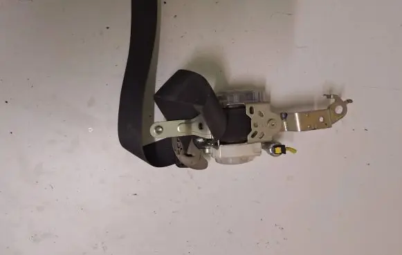 Subaru Outback Front seatbelt