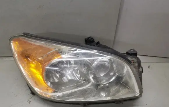 Toyota RAV 4 (XA30) Headlight/headlamp 9336860