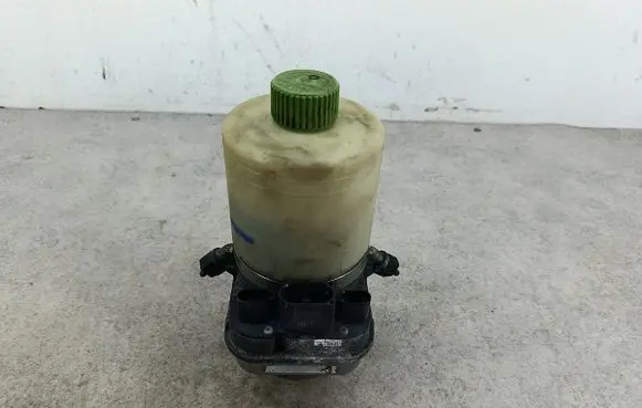 Skoda Fabia Mk2 (5J) Power steering pump 6Q0423371TRW