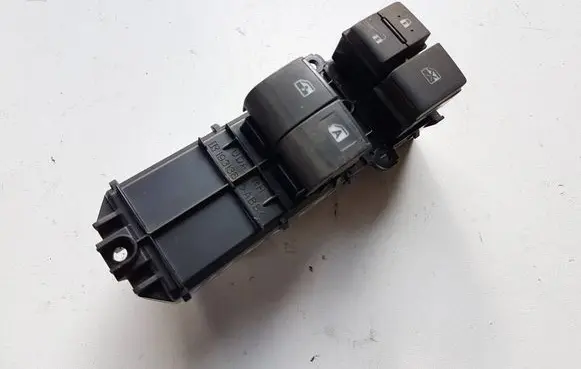 Toyota Hilux (AN120, AN130) Electric window control switch 193133 848200K300 193136