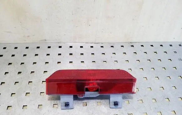 Toyota RAV 4 (XA20) Third/center stoplight