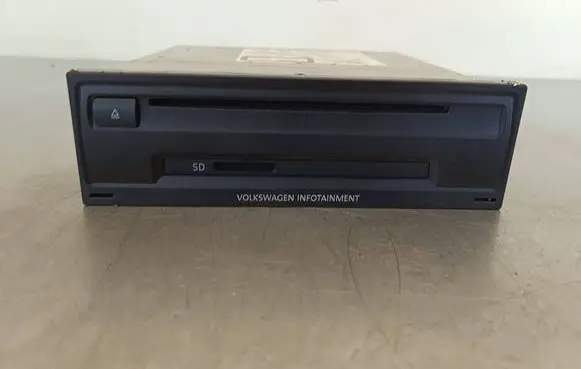 Volkswagen Golf VII Radio/CD/DVD/GPS head unit 5G0035820A 1508501862