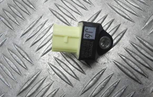 Toyota C-HR I Airbag deployment crash/impact sensor 89831F4010 X3750