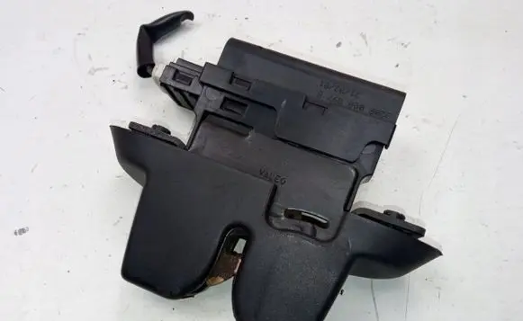 Renault Laguna II Tailgate/trunk/boot lock/catch/latch 8200000897B